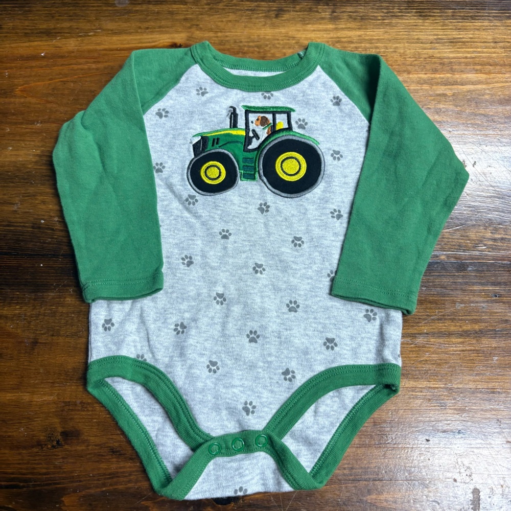 John Deere Gray And Green Dog And Tractor‎ Onesie Size 9-12 Months